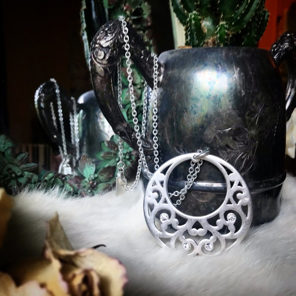 Flat Circle Pendant Princess Style Necklace in Frosted Silver
